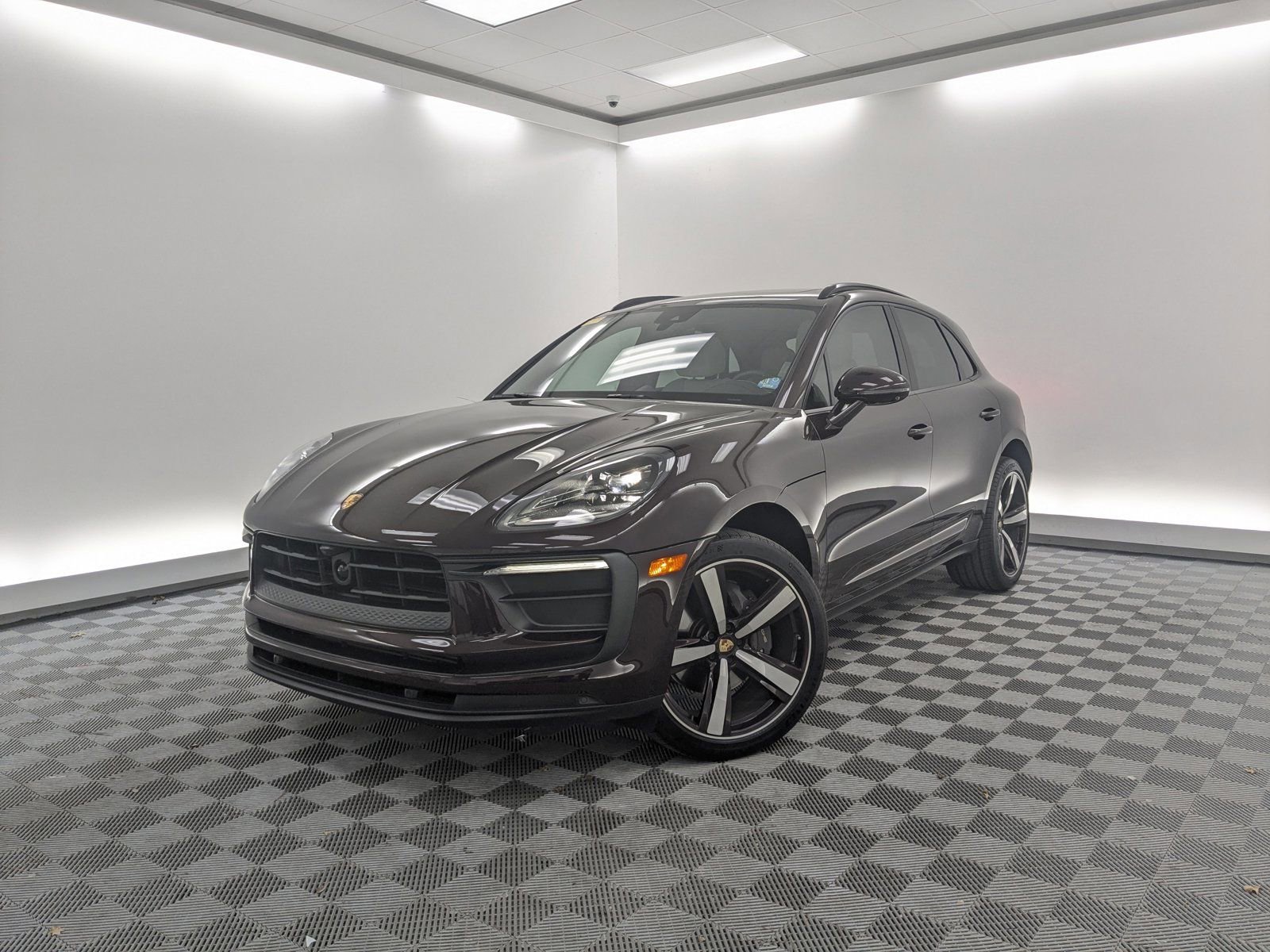 2024 Porsche Macan's photo