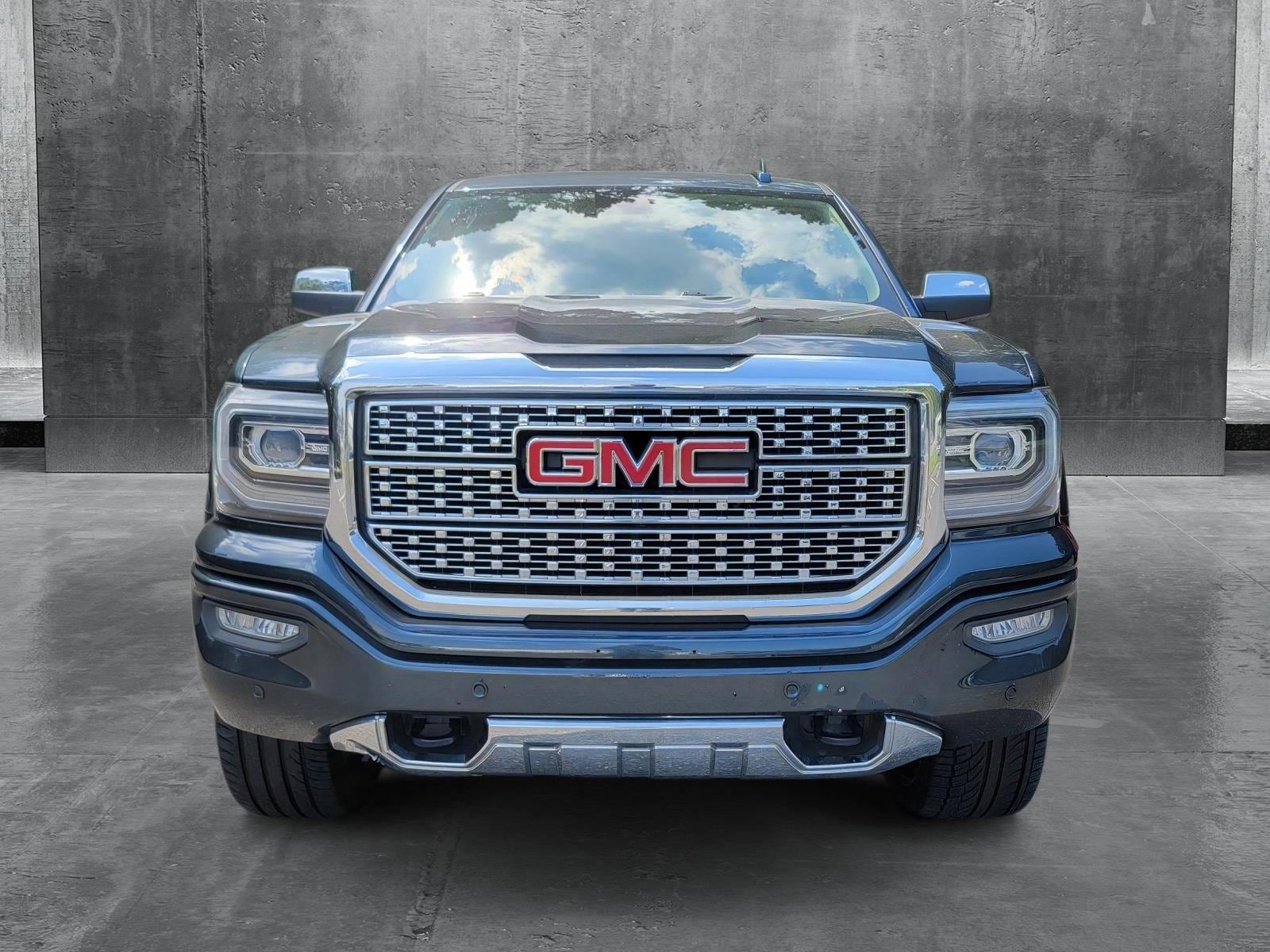 Used 2018 GMC Sierra 1500 Denali Denali with VIN 3GTU2PEJ9JG237556 for sale in Hardeeville, SC