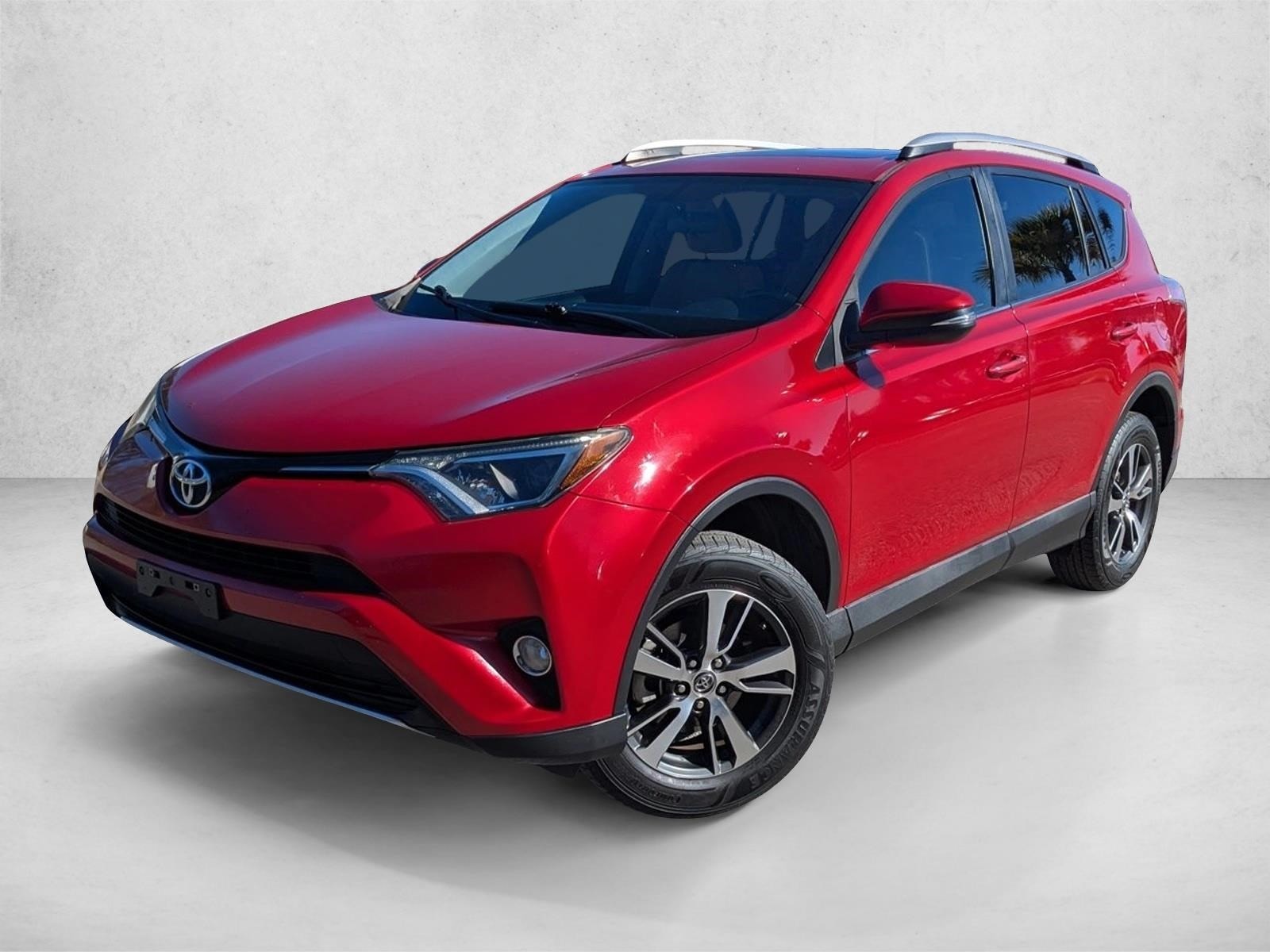 2016 Toyota RAV4 XLE's photo