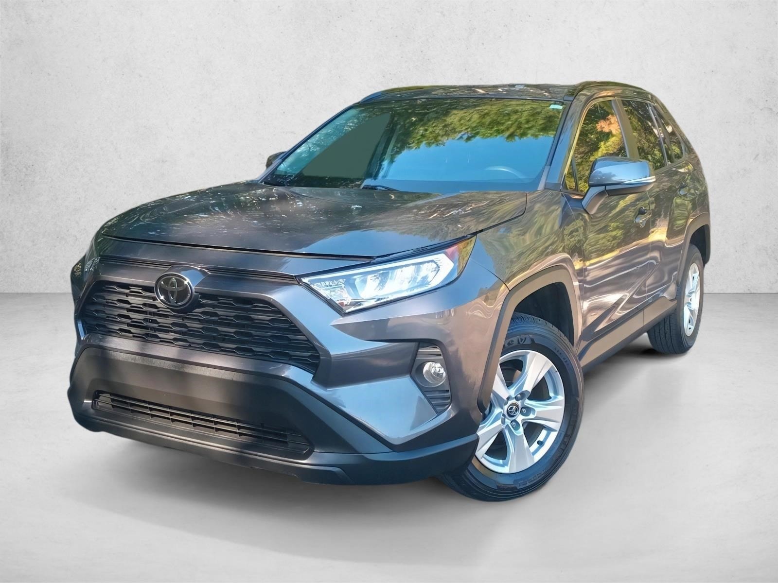 2020 Toyota RAV4 XLE's photo
