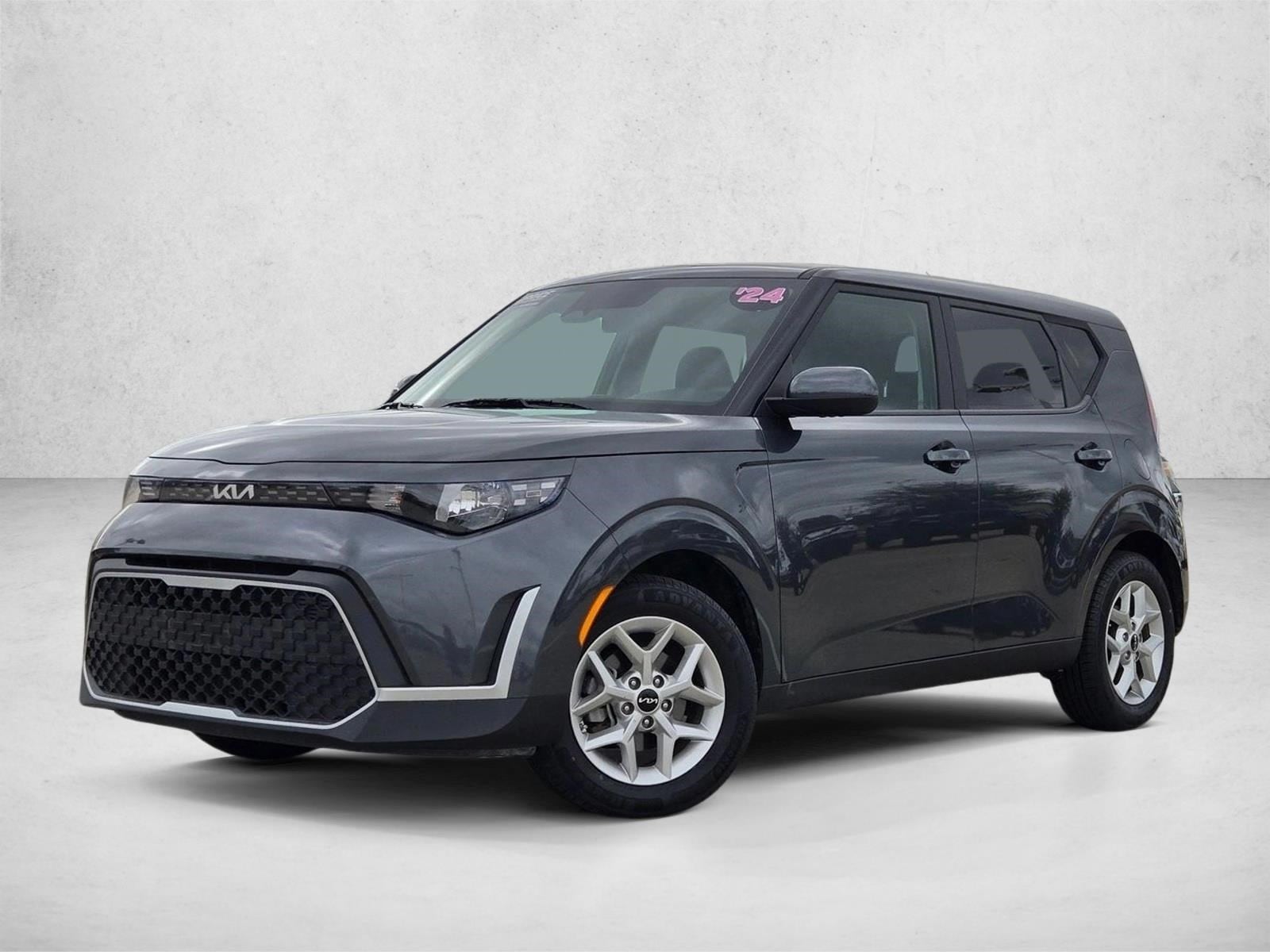2024 Kia Soul LX's photo