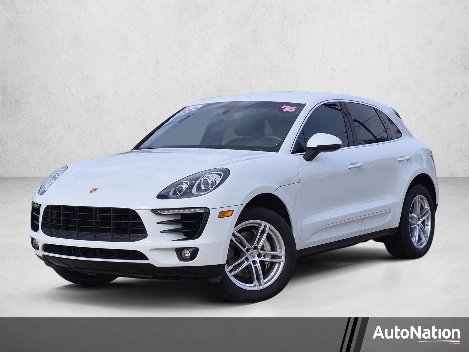 2016 Porsche Macan S's photo