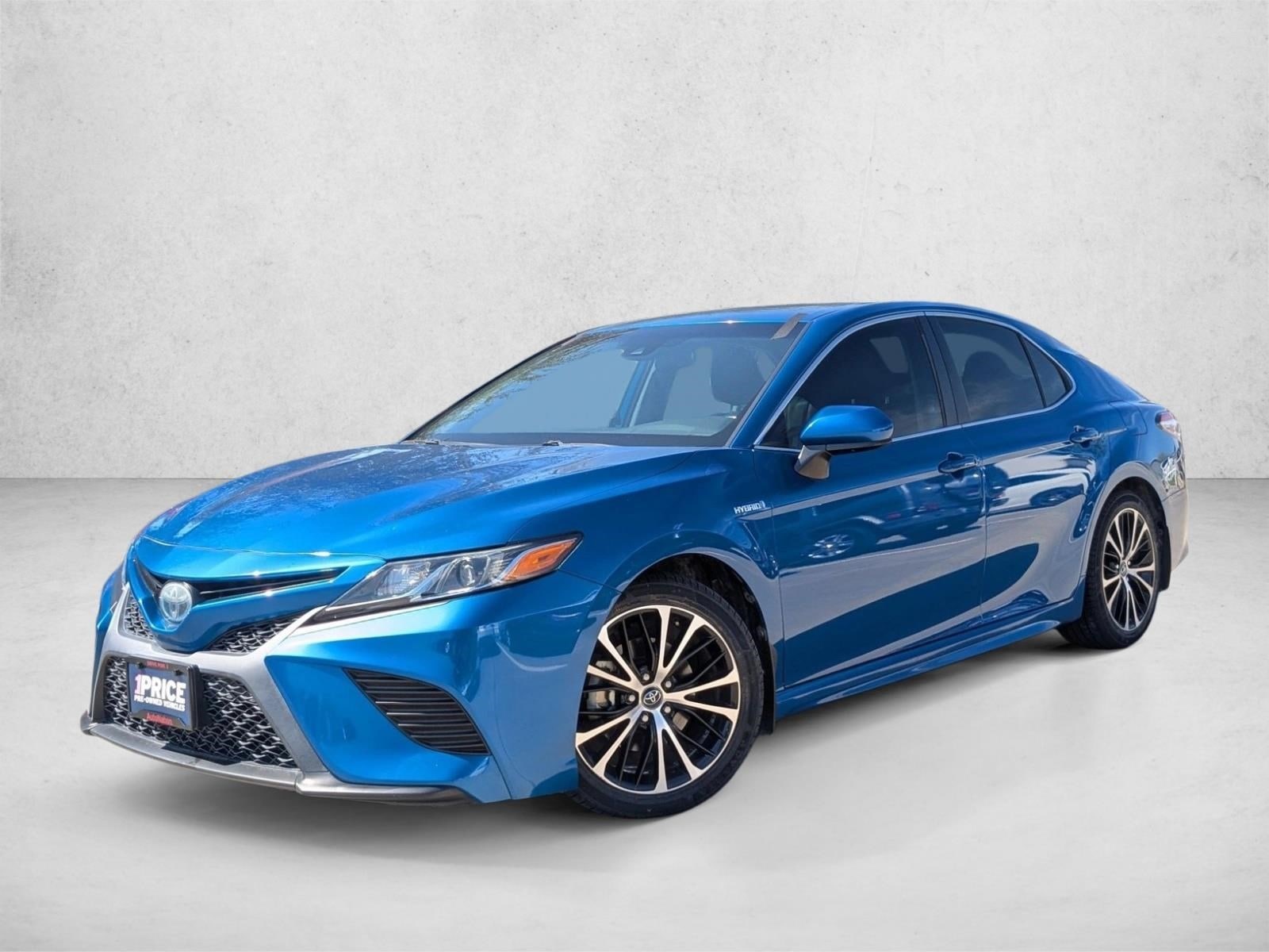 2020 Toyota Camry SE