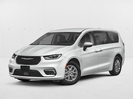 2024 Chrysler Pacifica Touring L Mini-van Passenger