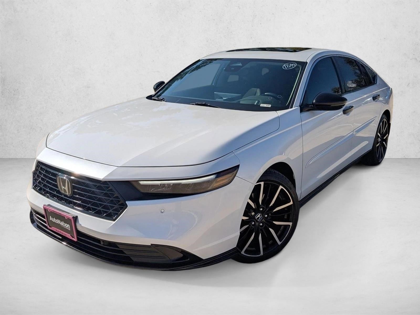 2025 Honda Accord Hybrid Touring's photo