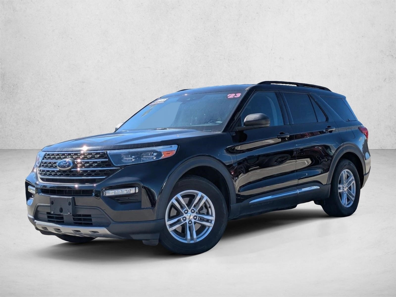 2023 Ford Explorer XLT's photo