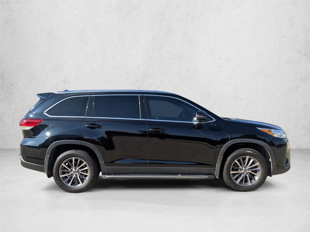 Used 2019 Toyota Highlander XLE Sport Utility