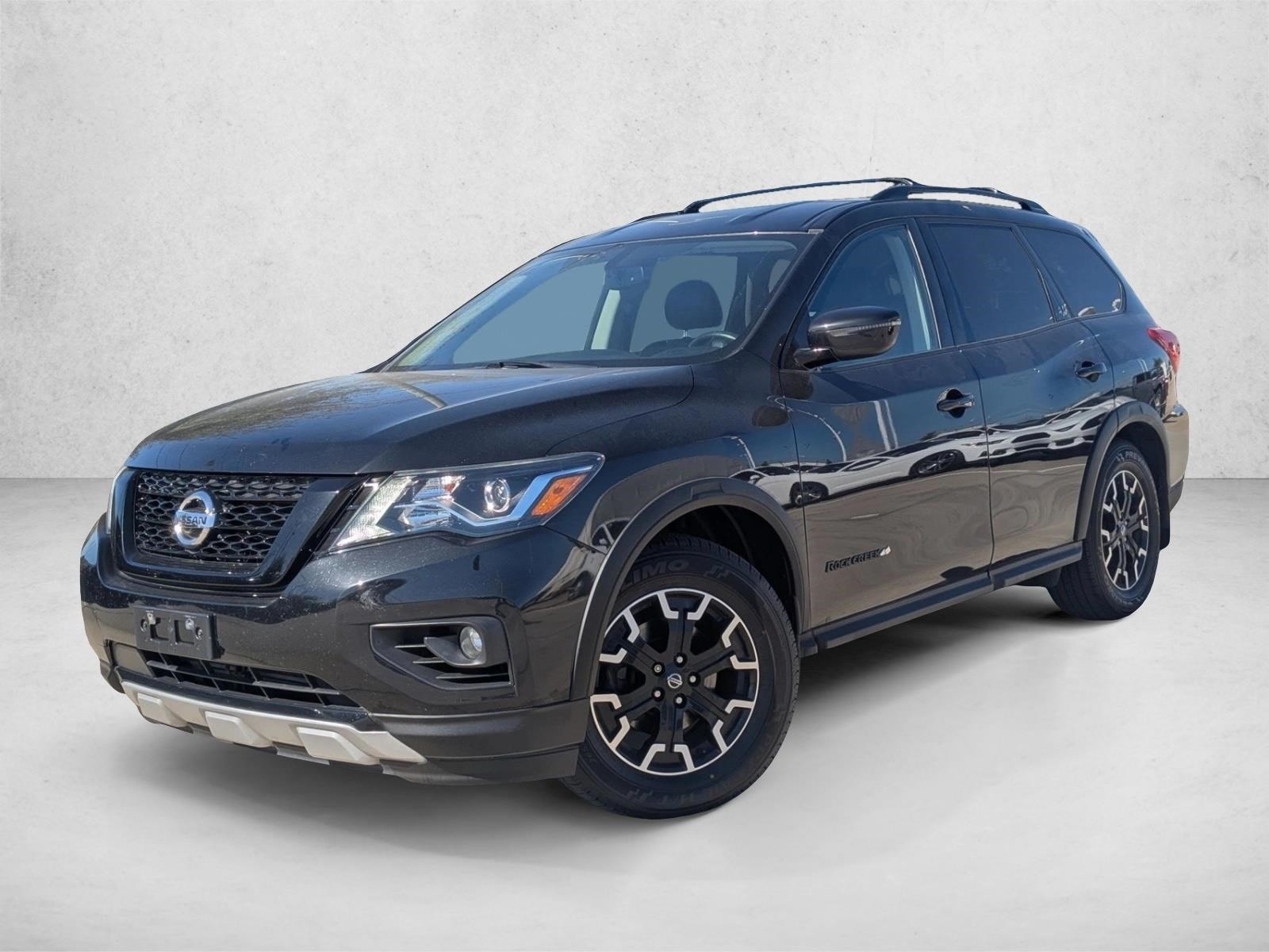 2020 Nissan Pathfinder SV