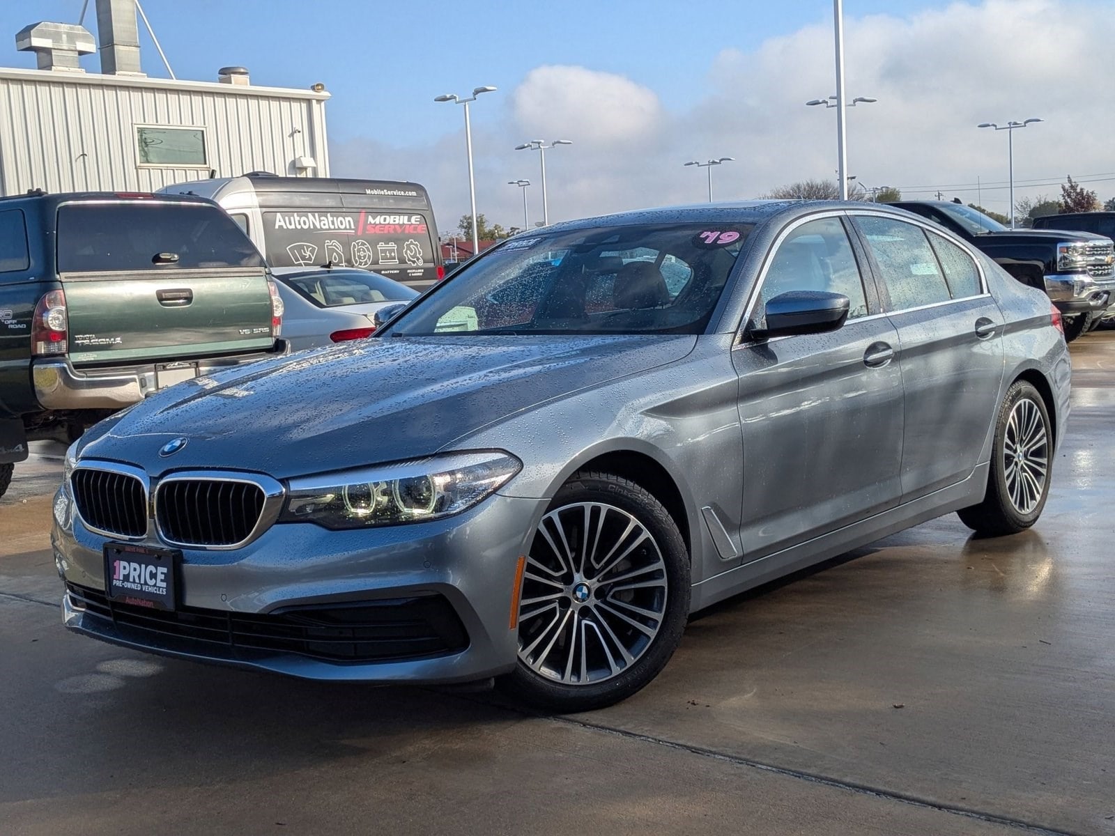 2019 BMW 5 Series 530i's photo