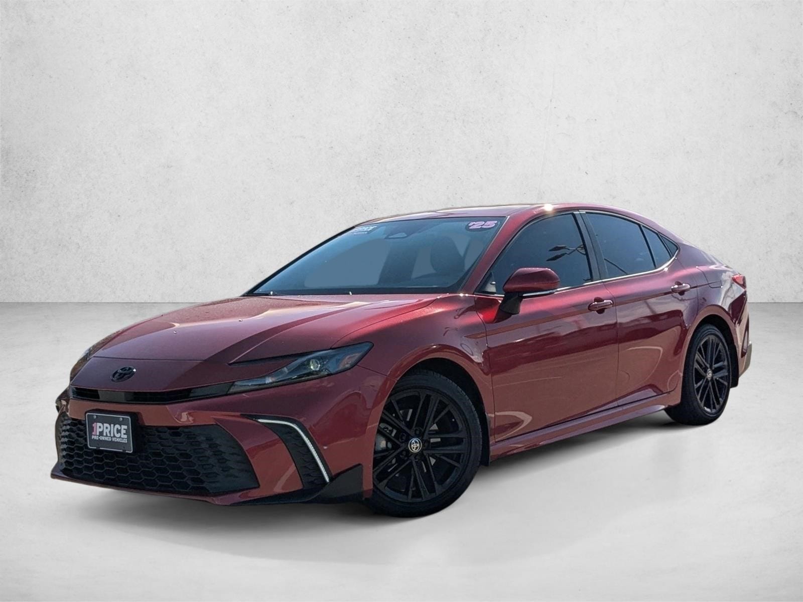 2025 Toyota Camry SE's photo