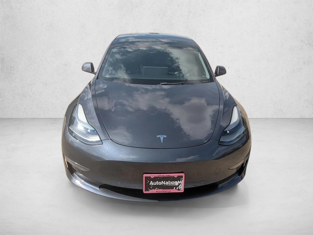 2022 Tesla Model 3 Long Range photo 3