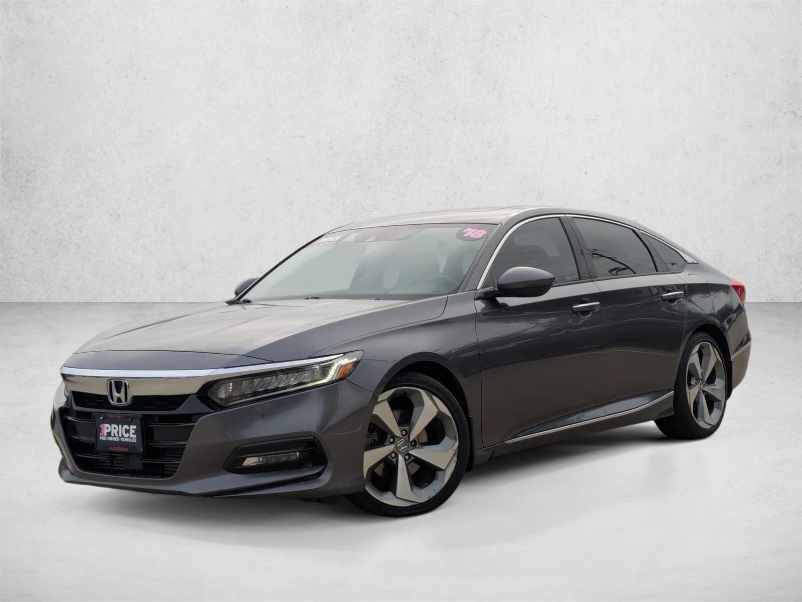 2018 Honda Accord Touring's photo