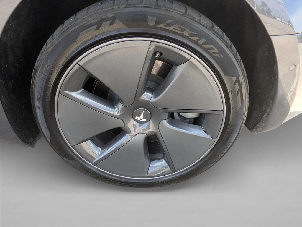 2022 Tesla Model 3 Long Range photo 2