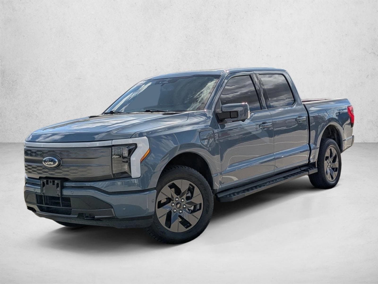 2023 Ford F-150 Lightning Lariat's photo