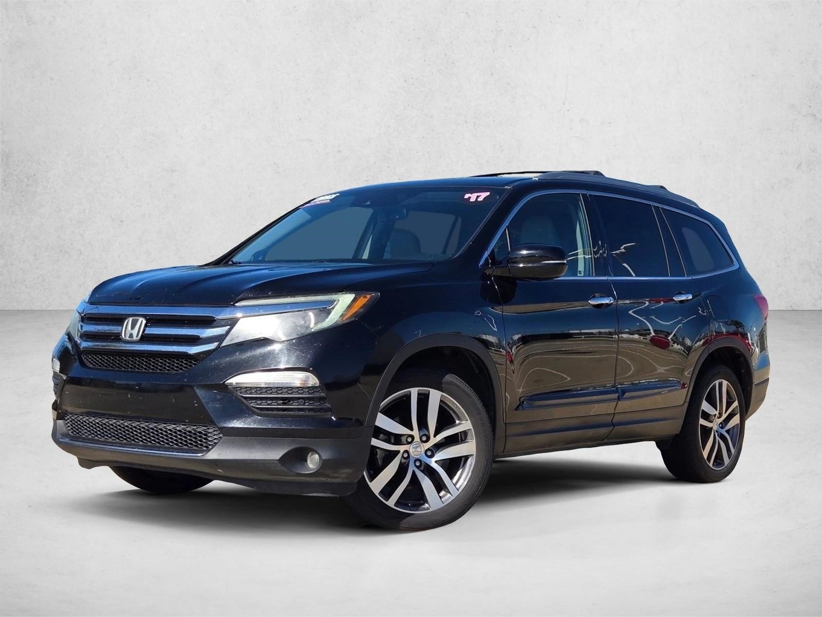 2017 Honda Pilot Touring's photo