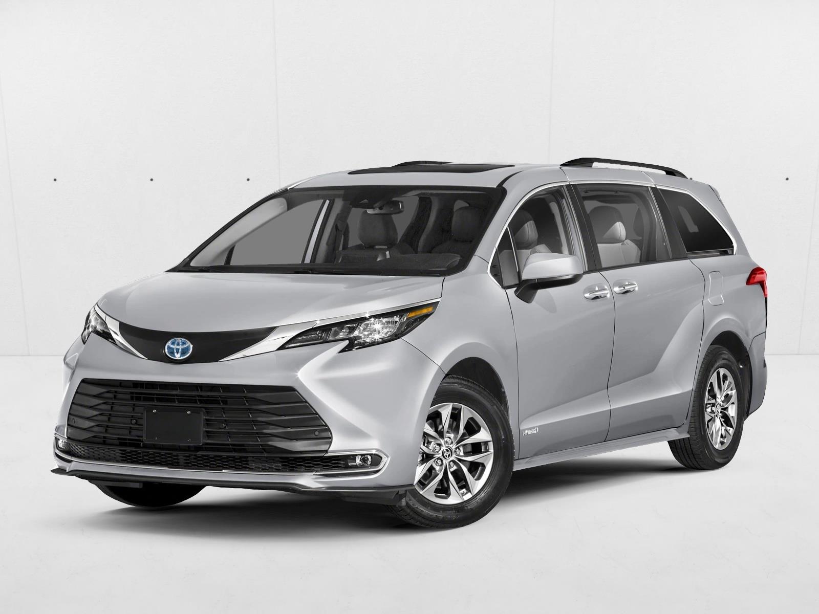 2025 Toyota Sienna XLE's photo