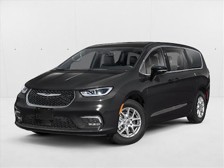 2026 Chrysler Pacifica Limited Mini-van Passenger