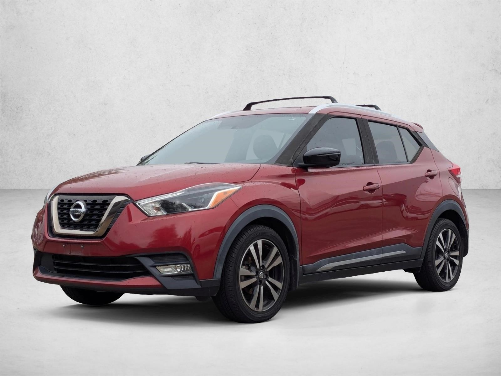 2019 Nissan Kicks SR's photo