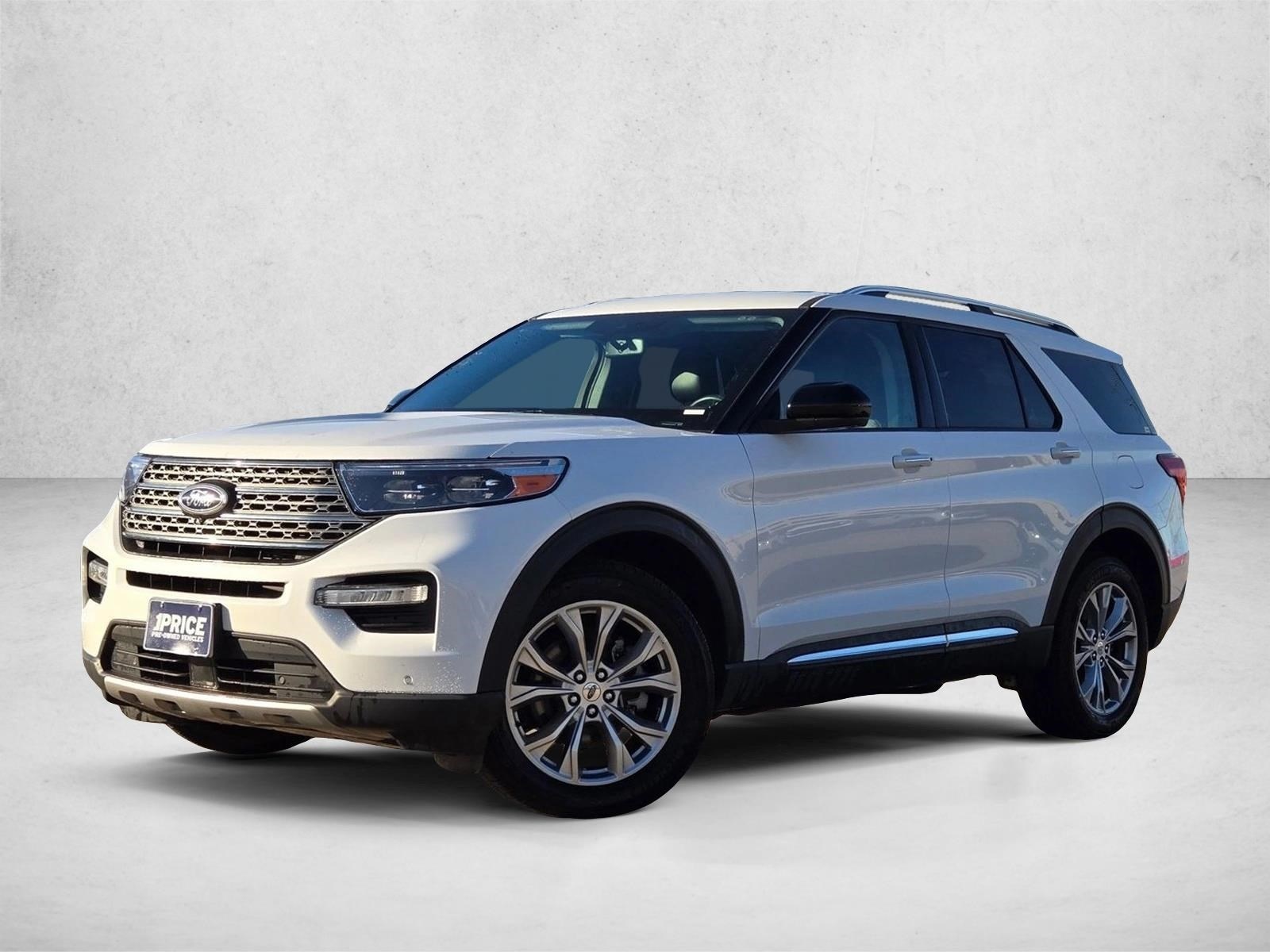 2023 Ford Explorer Limited's photo