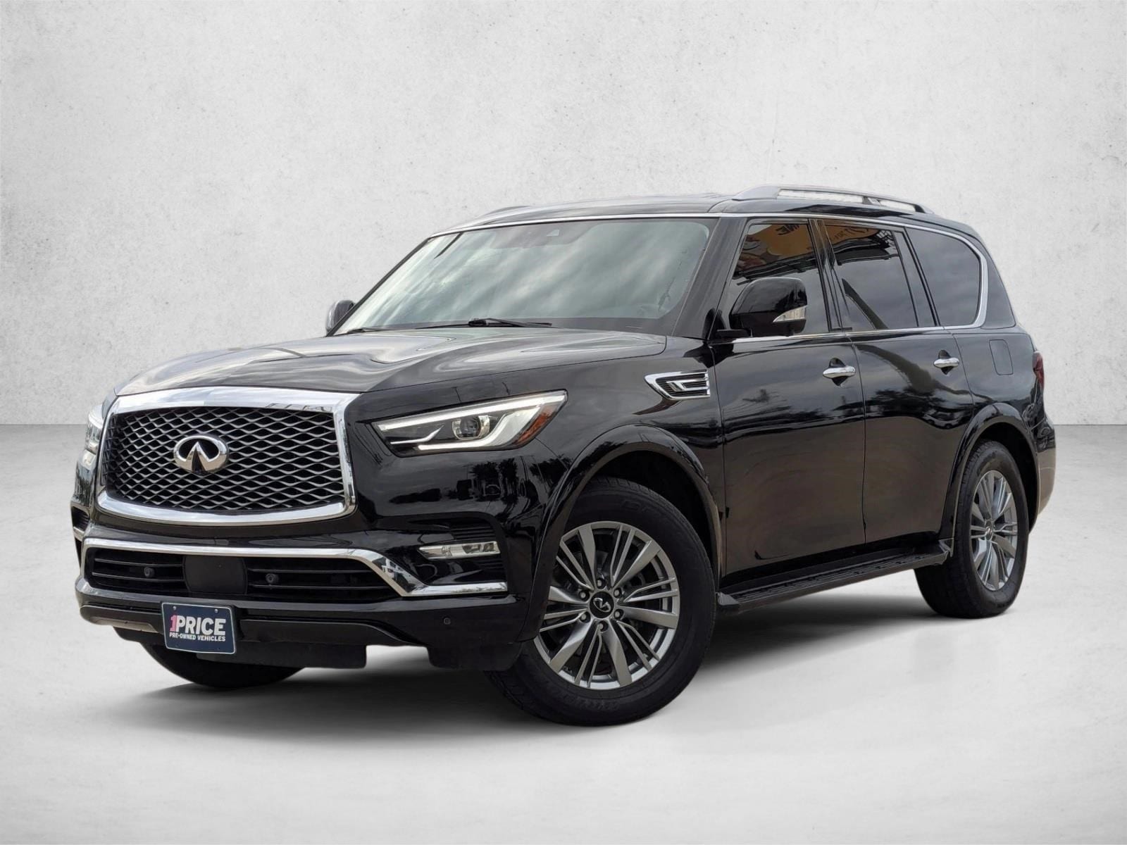 2021 INFINITI QX80's photo