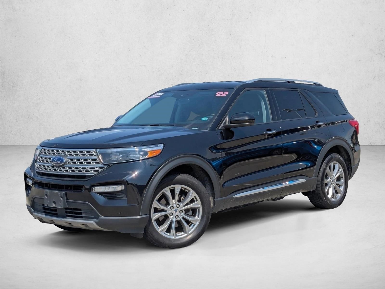2022 Ford Explorer Limited's photo