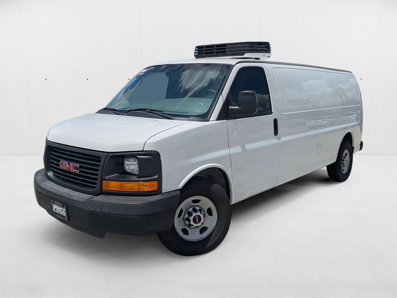 2016 GMC Savana Cargo Work Van's photo