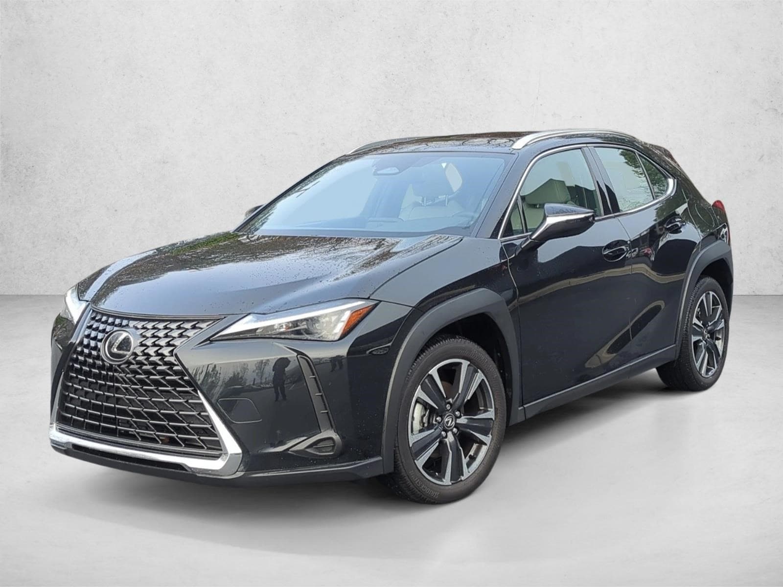 2025 Lexus UX Hybrid 300h's photo