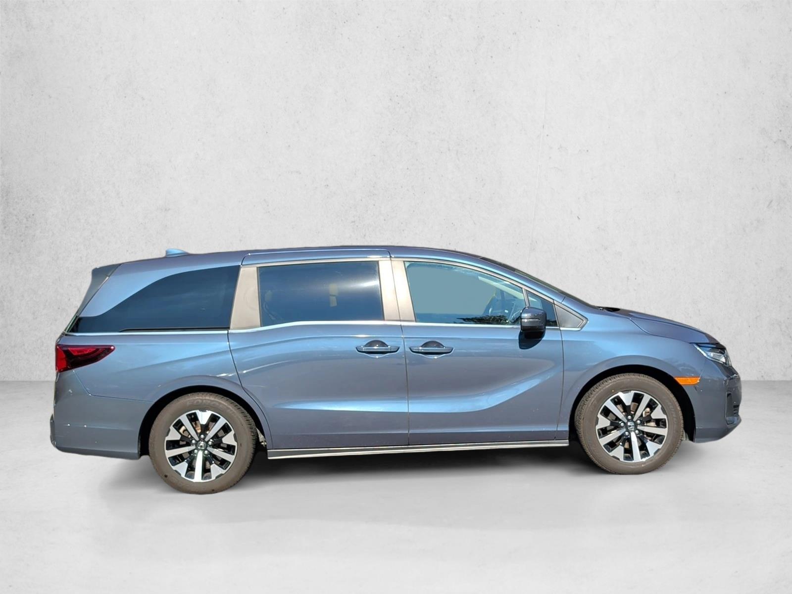 Used 2025 Honda Odyssey EX-L Mini-van Passenger