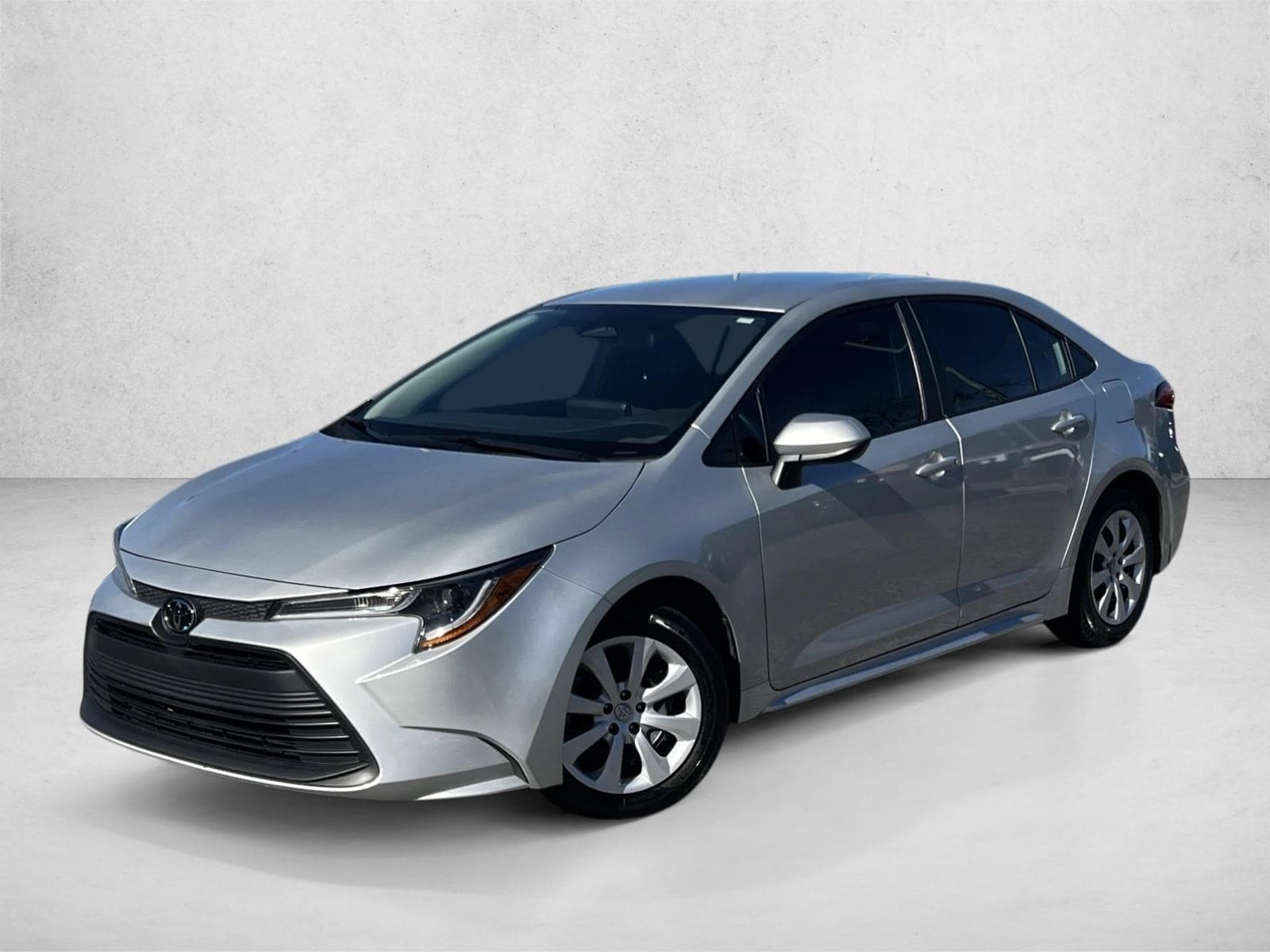 2024 Toyota Corolla LE's photo