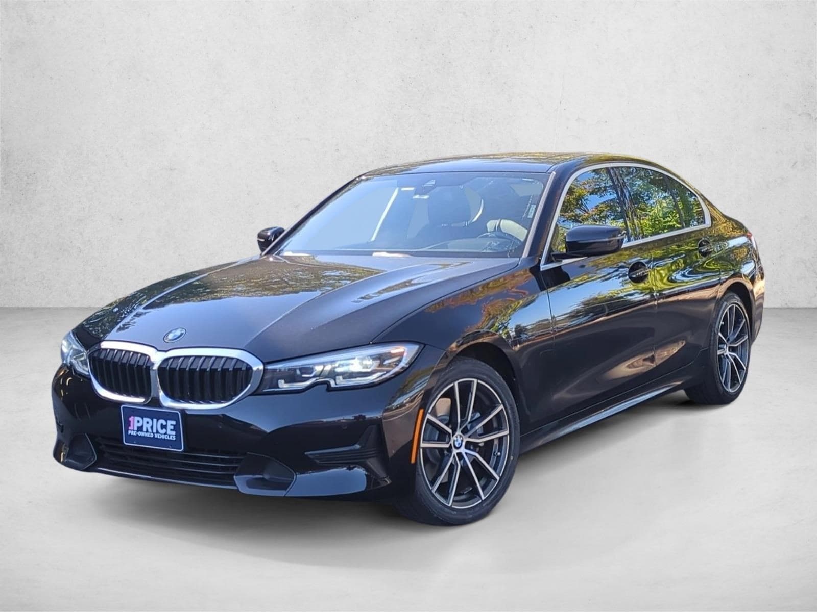 2019 BMW 3 Series 330i's photo