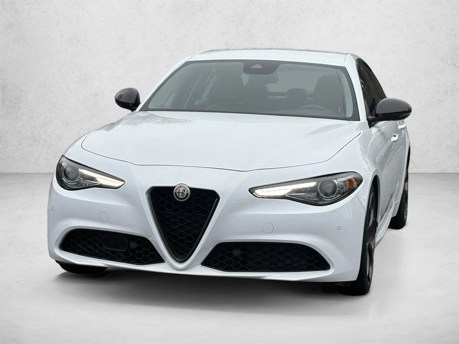 2019 Alfa Romeo Giulia Ti's photo