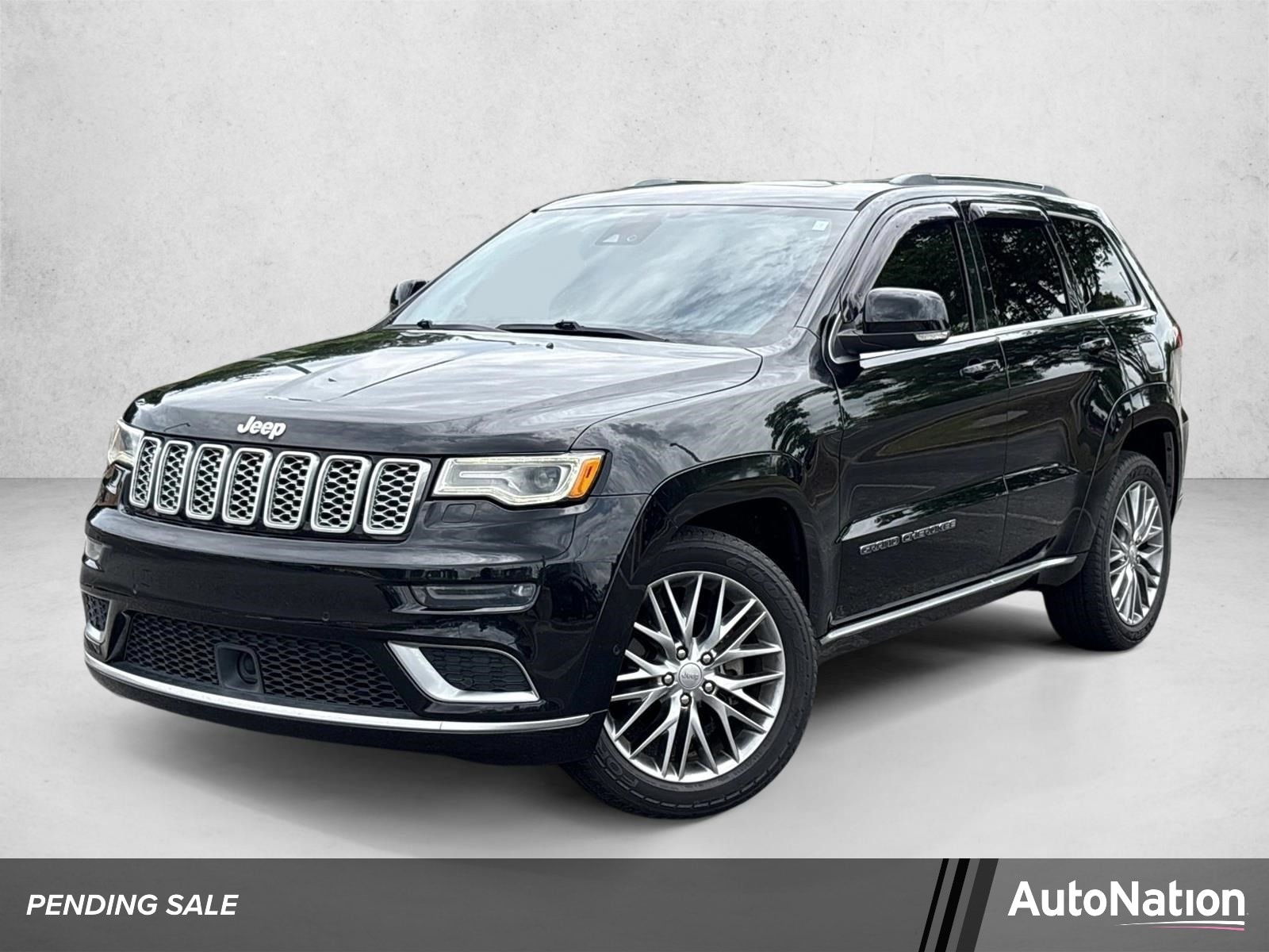 2017 Jeep Grand Cherokee Summit's photo