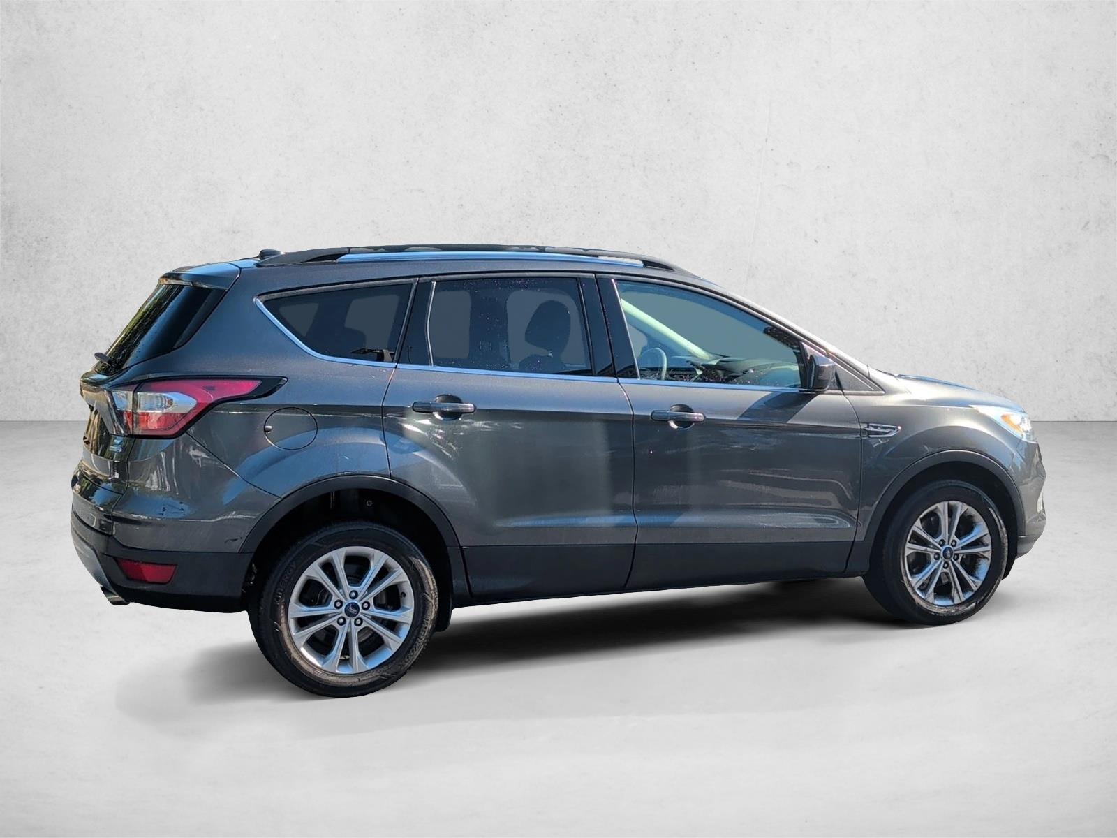 Used 2017 Ford Escape SE Sport Utility