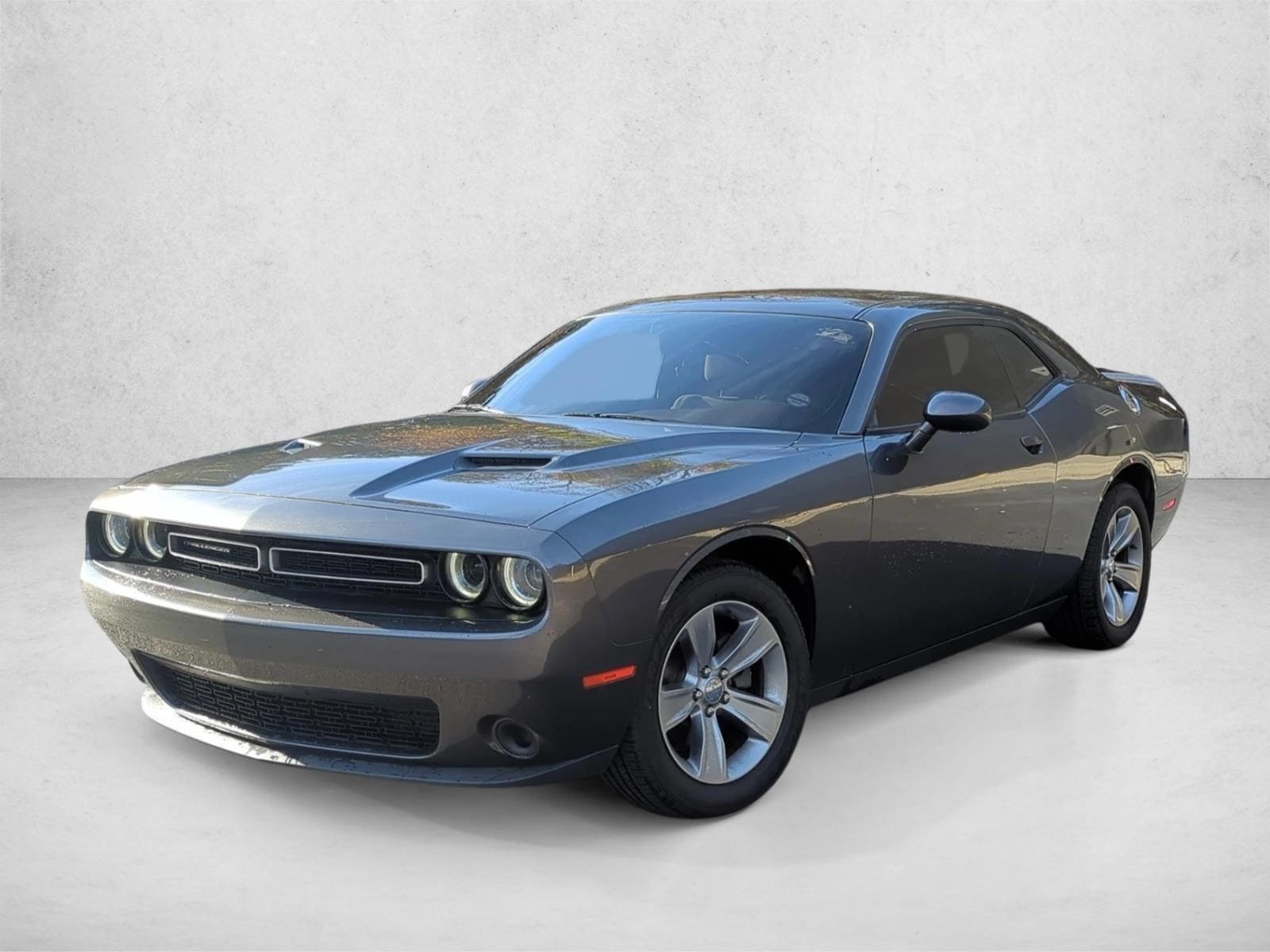 2019 Dodge Challenger SXT's photo