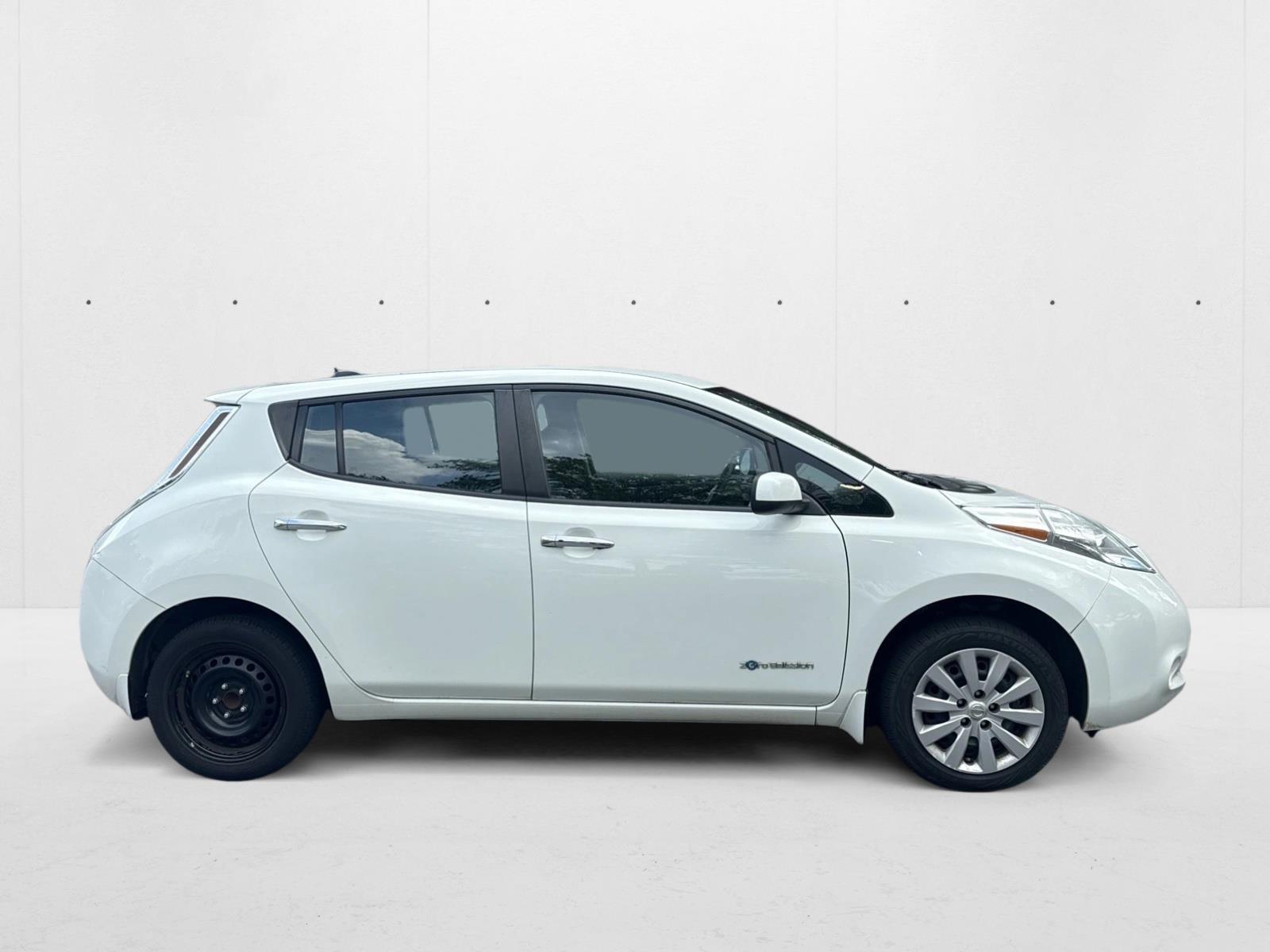 2017 Nissan Leaf S photo 4