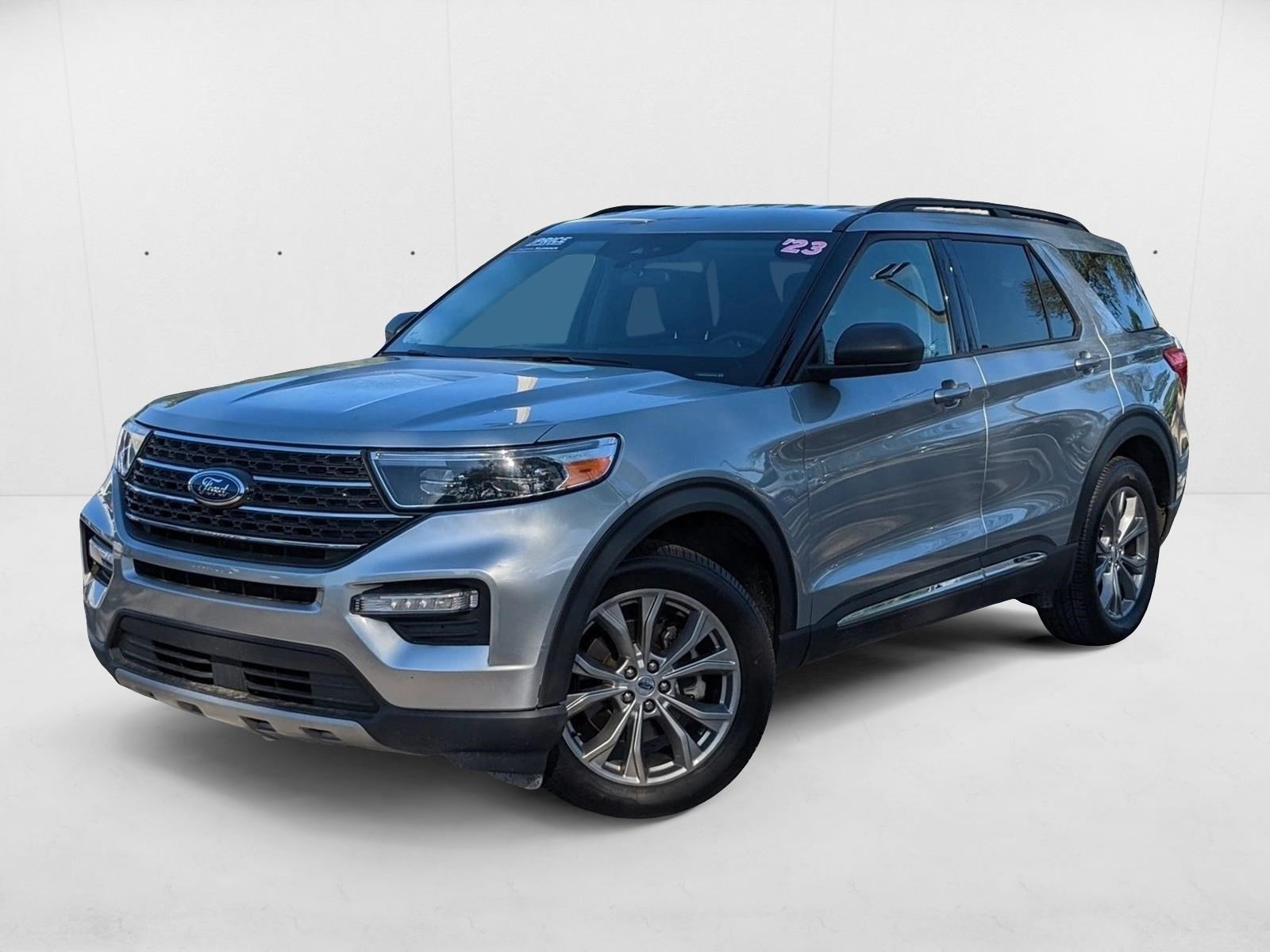 2023 Ford Explorer XLT's photo
