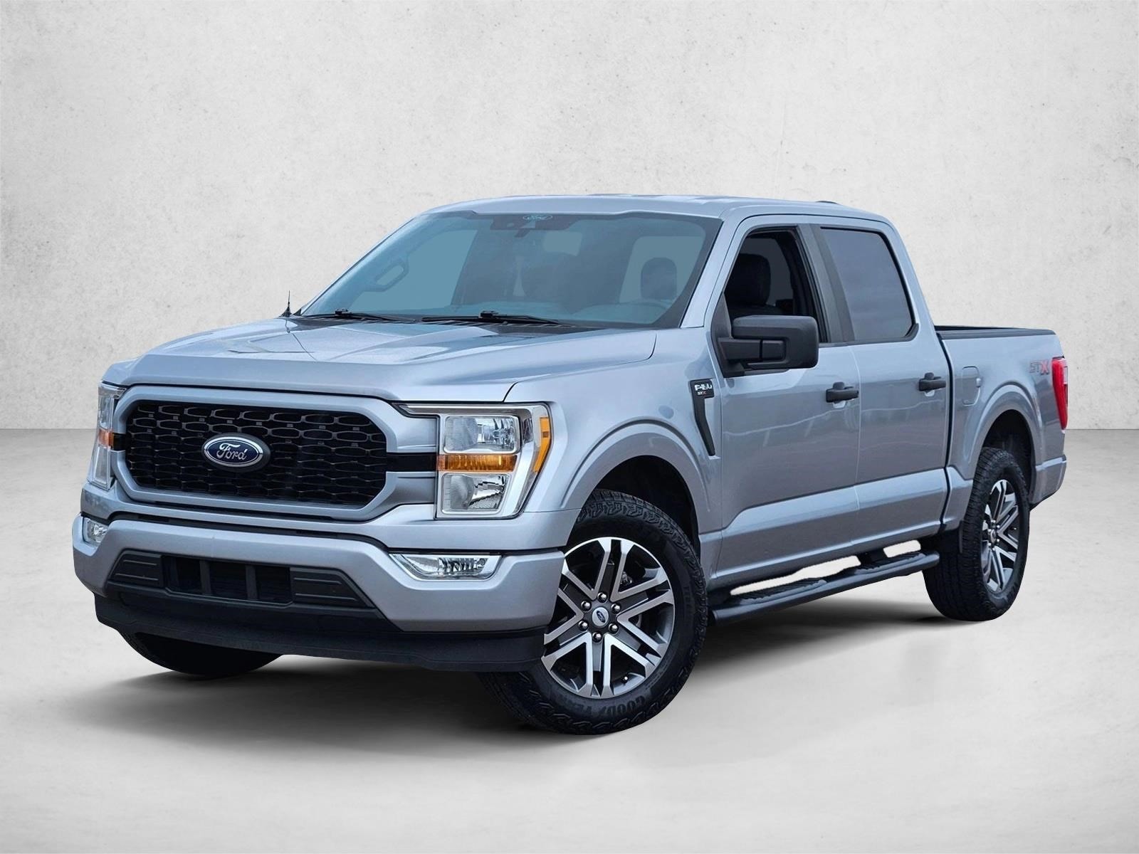 2021 Ford F-150 XL's photo