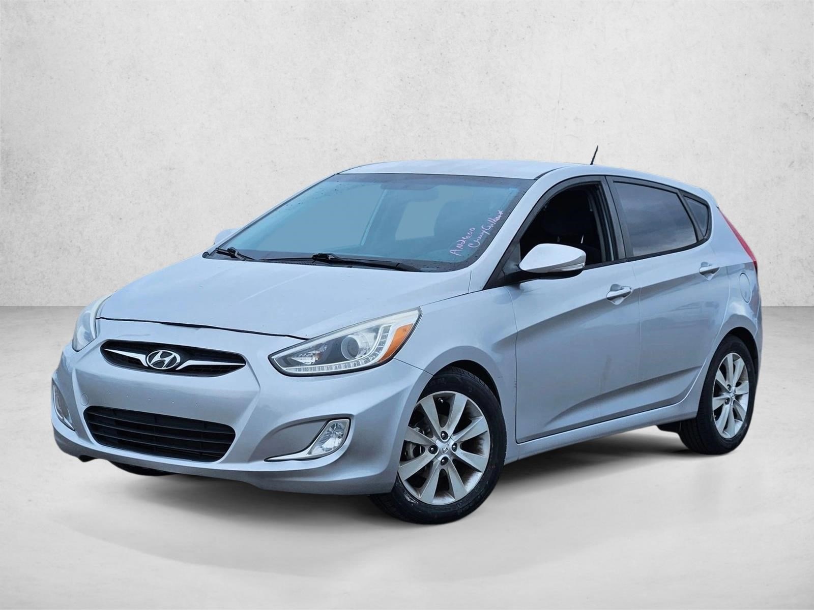 2014 Hyundai Accent SE's photo