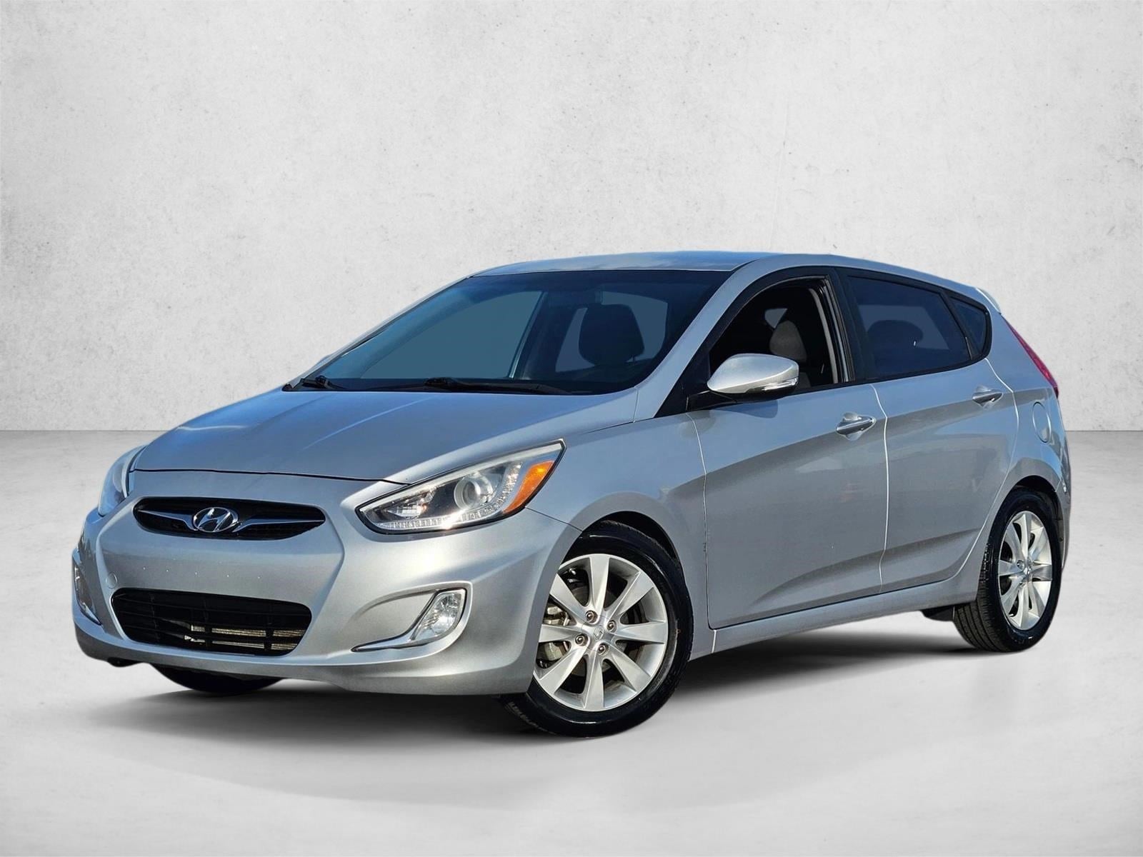 2014 Hyundai Accent SE's photo