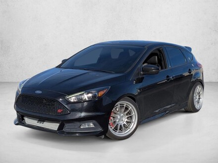 2016 Ford Focus ST 4dr Car