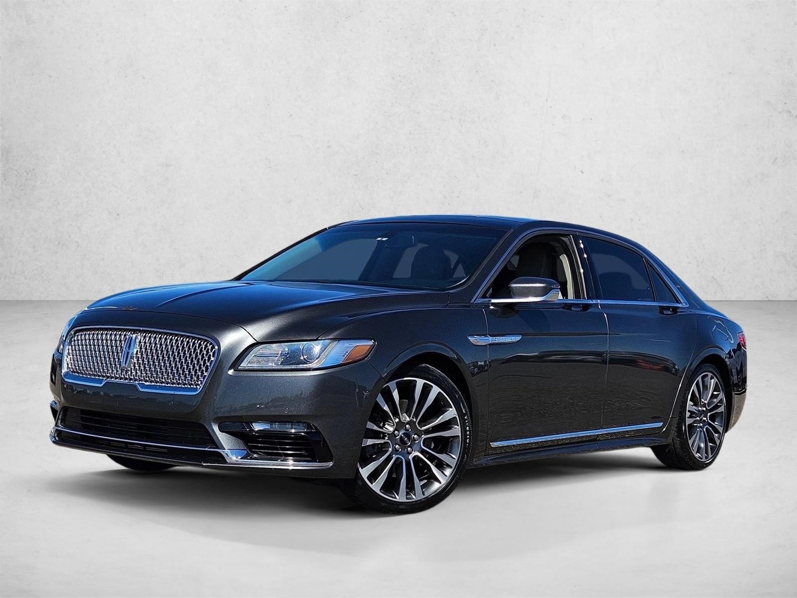 2017 Lincoln Continental Reserve's photo