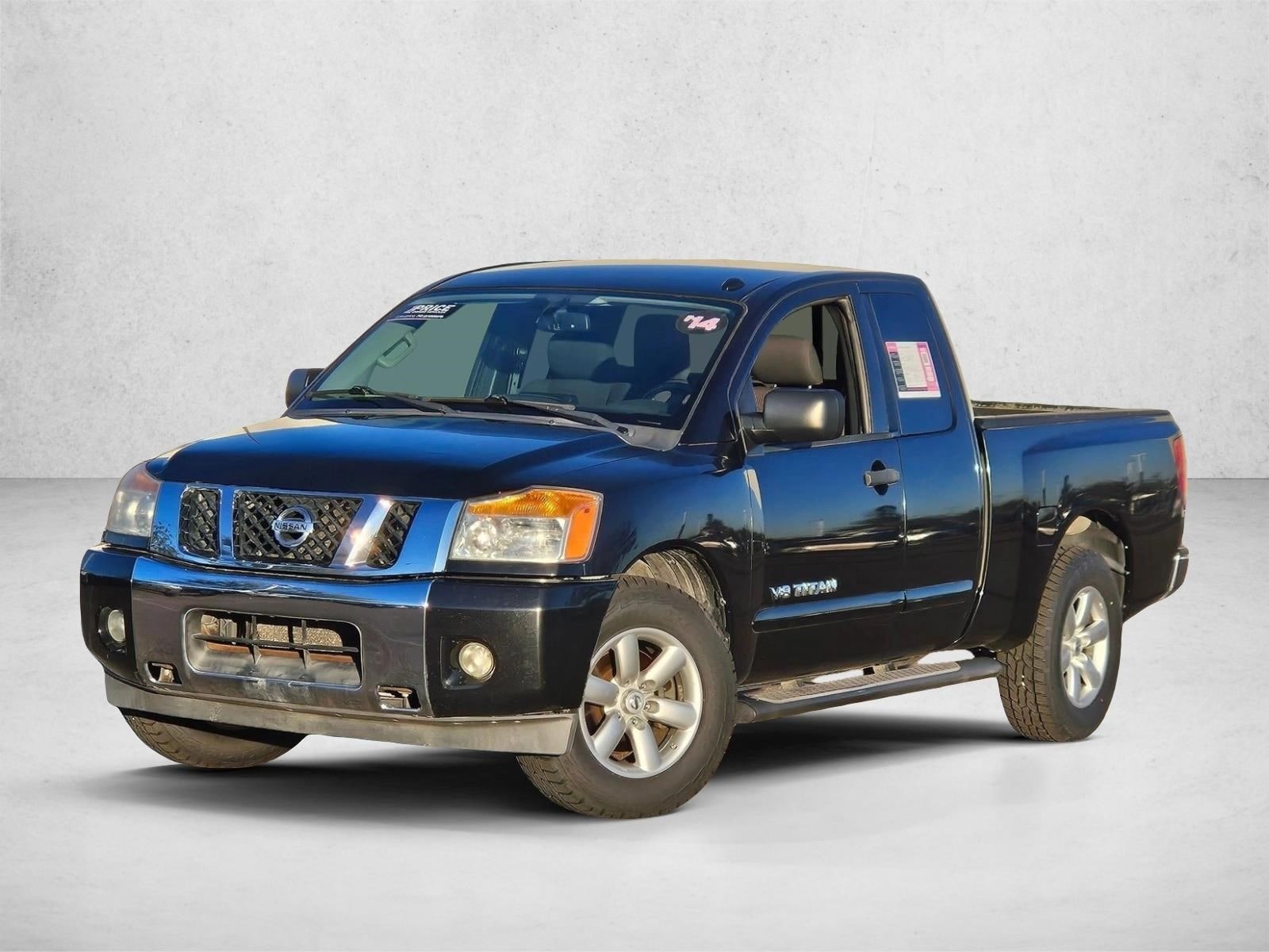 2014 Nissan Titan SV's photo