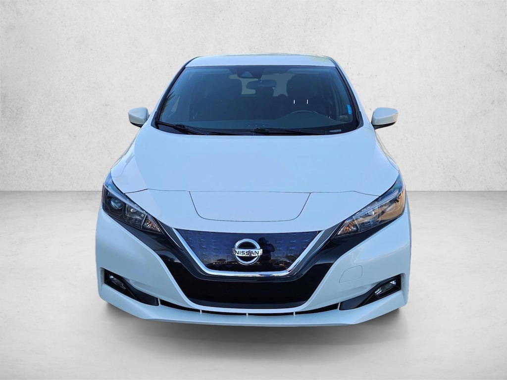 2022 Nissan Leaf SV photo 3