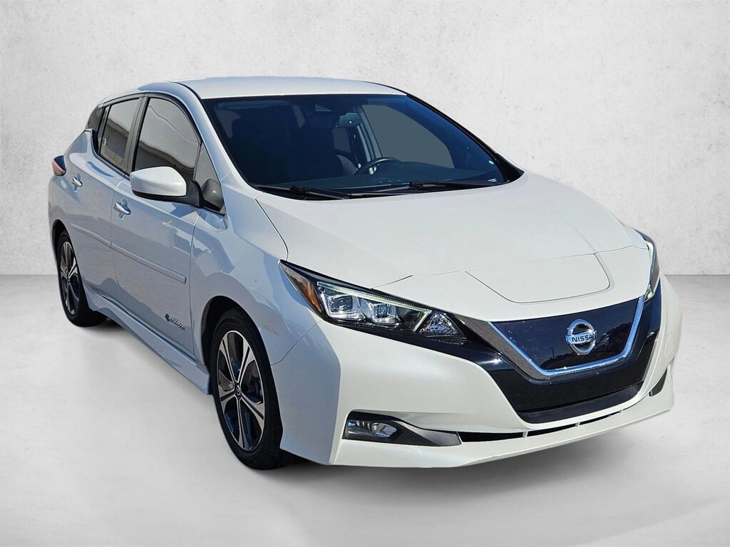 2019 Nissan Leaf SV photo 3