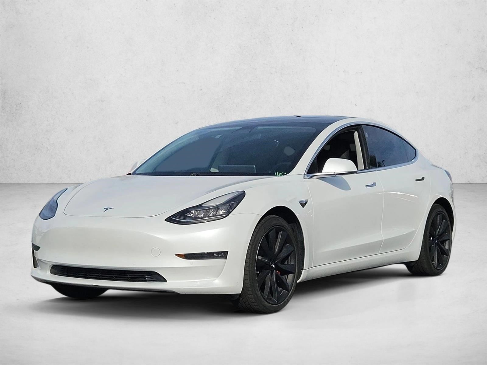 2019 Tesla Model 3 Long Range's photo