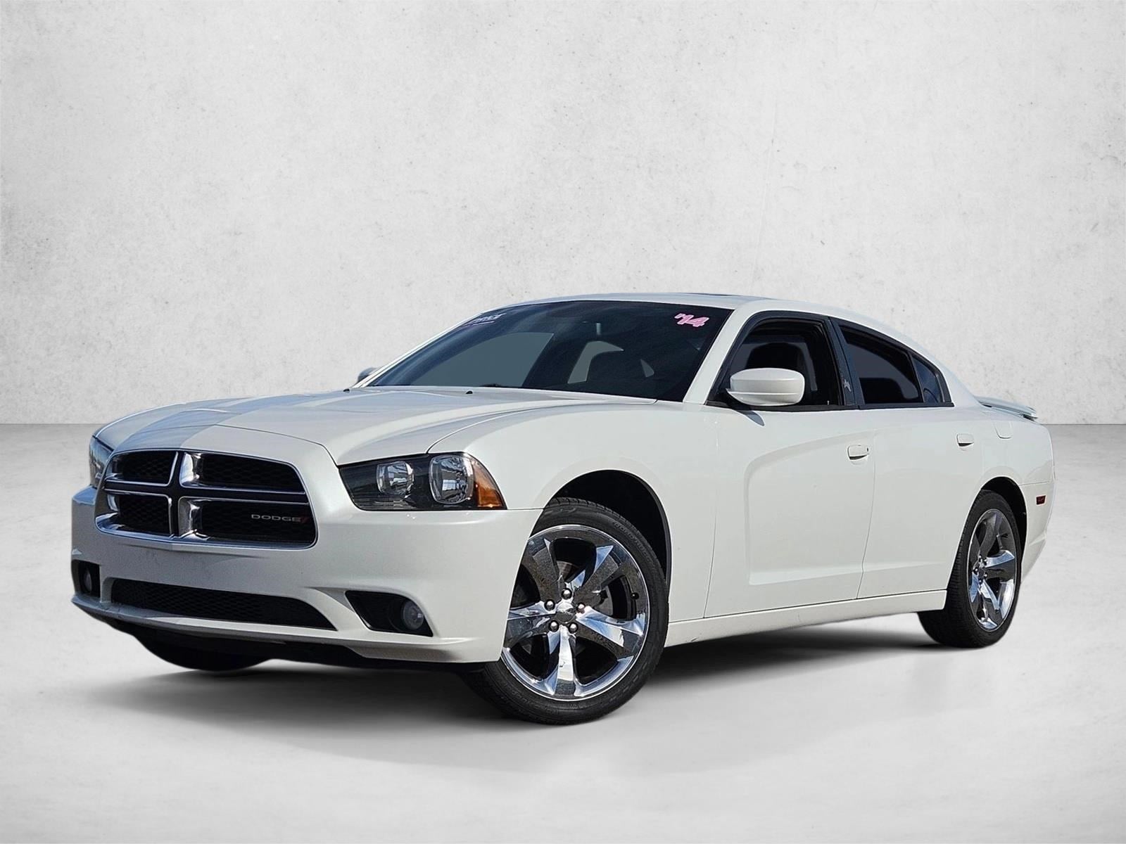 2014 Dodge Charger SXT Plus's photo