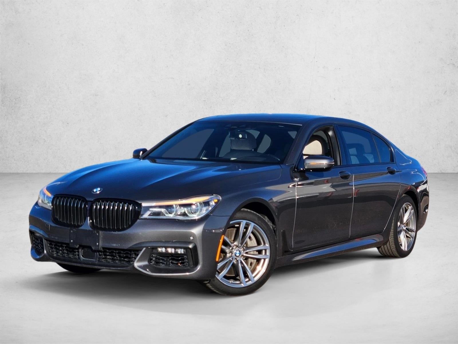 2019 BMW 7 Series 750i's photo