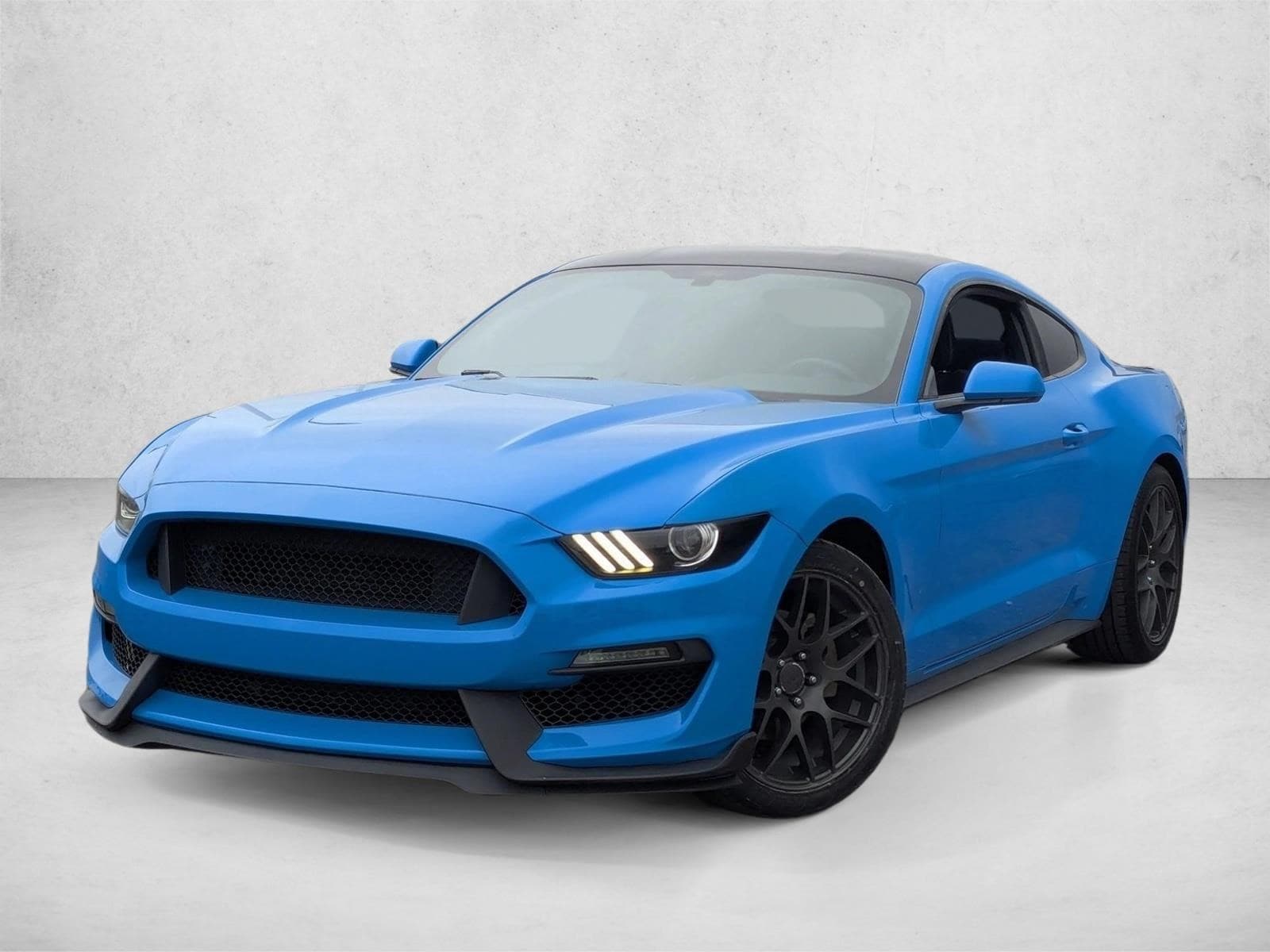 2017 Ford Mustang Base's photo