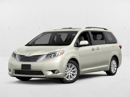 2017 Toyota Sienna XLE Premium Mini-van Passenger