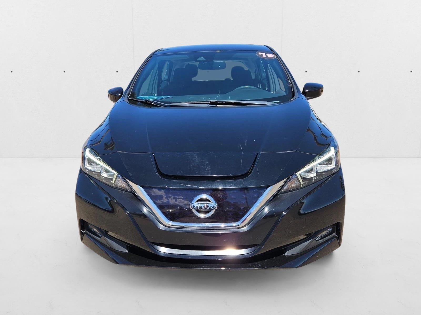 2019 Nissan Leaf SV photo 2